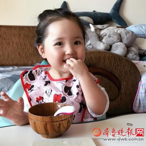 谢飞机后的新晋国产表情包 连景甜都爱用！