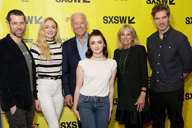 《权力的游戏》剧组亮相 二丫三傻姐妹情深[7