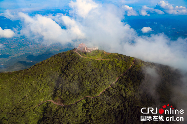 图片默认标题_fororder_华蓥山最高峰高登古刹宛若“仙山琼阁”