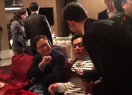 古天乐的签名太有喜感了 网友：像一串土豆片