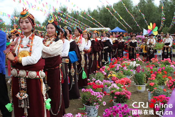 图片默认标题_fororder_服饰礼仪展示
