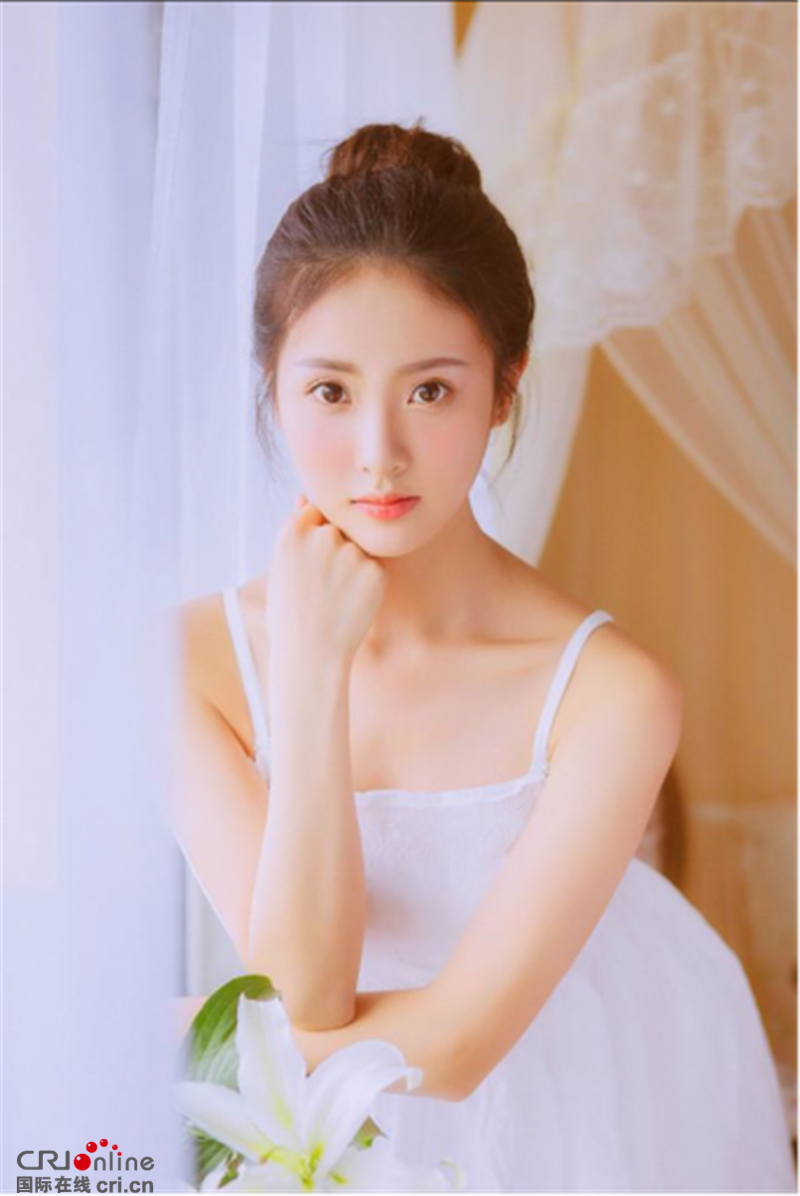 揭秘《花儿与少年3》赖雨濛 原来是胡歌的啦啦队长