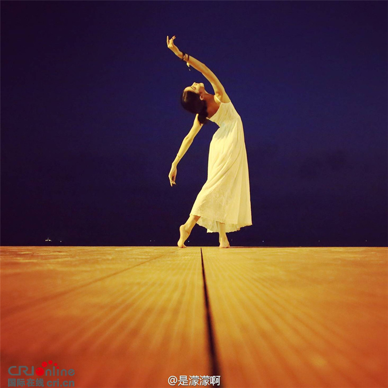 揭秘《花儿与少年3》赖雨濛 原来是胡歌的啦啦队长