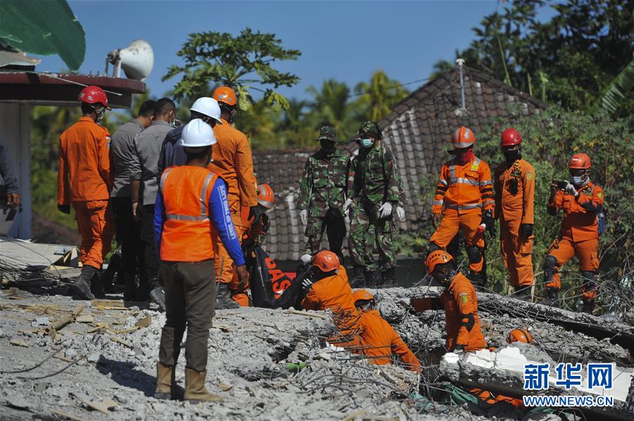 印尼龙目岛地震死亡人数上升至98人