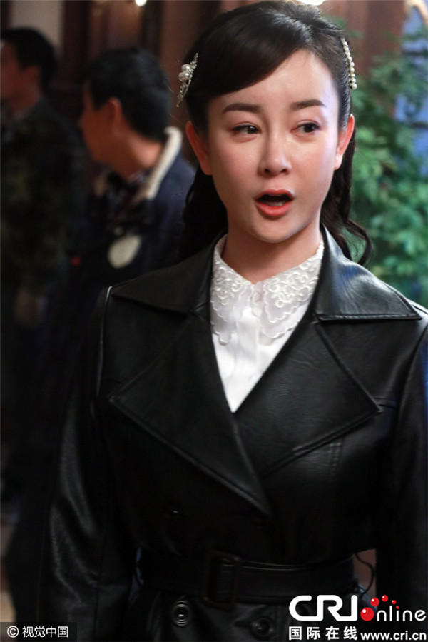 张萌新戏片场大笑变脸僵硬吓人 每次看都不一样