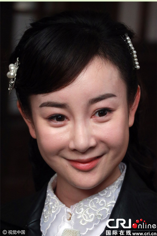 张萌新戏片场大笑变脸僵硬吓人 每次看都不一样