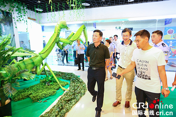 图片默认标题_fororder_检查川南皮革城停车场特色活动互动区的活动筹备情况-(2)