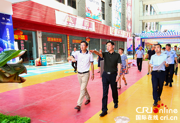 图片默认标题_fororder_检查川南皮革城停车场特色活动互动区的活动筹备情况-(1)