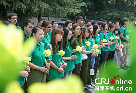 （供稿 教育图文 CHINANEWS带图列表 移动版）47名香港大学生走进南京江东门纪念馆感悟历史