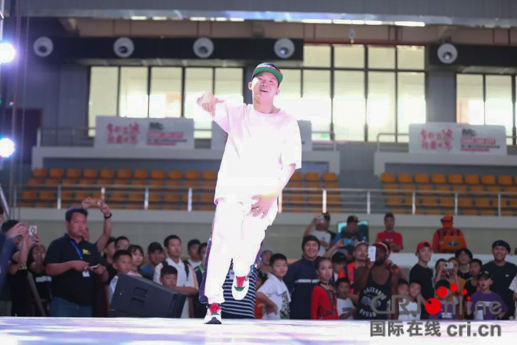 大师杯国际街舞挑战赛在贵州荔波开幕