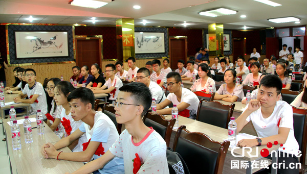 图片默认标题_fororder_感恩教育教育基金发放活动现场--（摄影-高学兵）