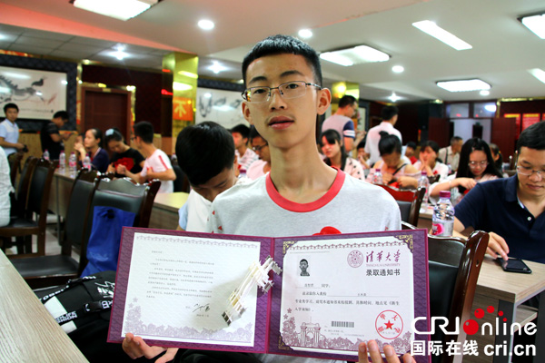 图片默认标题_fororder_今年考上清华大学的庞智勇--（摄影--高学兵）