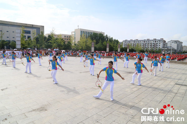 图片默认标题_fororder_柔力球展演