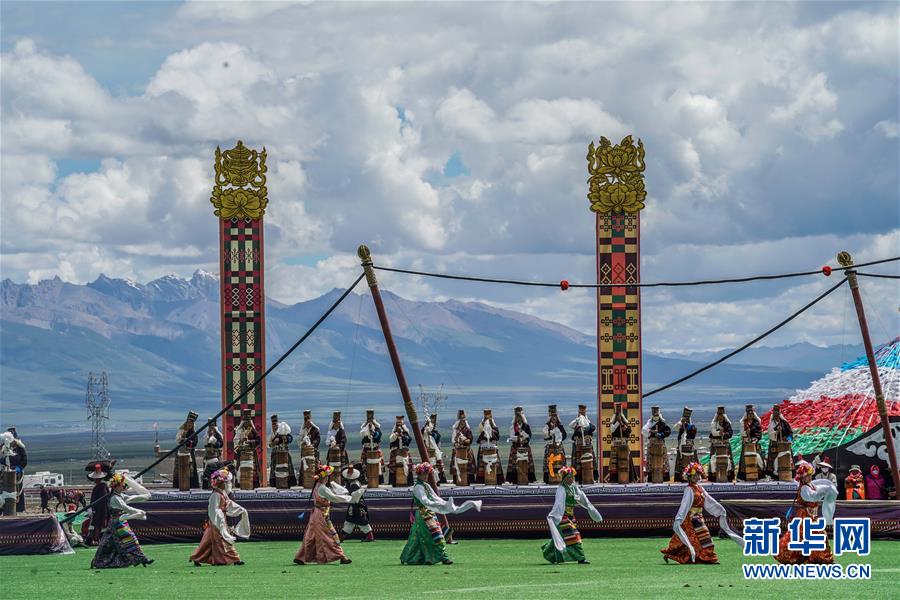 西藏拉萨：三百余年历史的当吉仁赛马节开幕