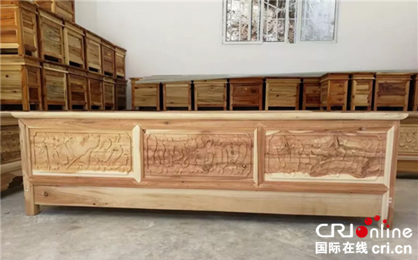 图片默认标题_fororder_学多村木雕作品（白玉县委宣传部-供图）