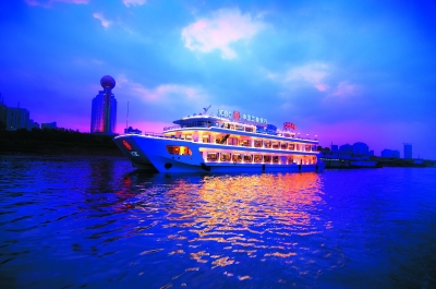 4家公司经营17条航线绕晕来汉游客 长江游览，怎样登上你的“客船”？