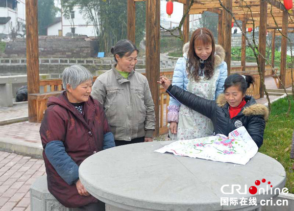 图片默认标题_fororder_村民刺绣