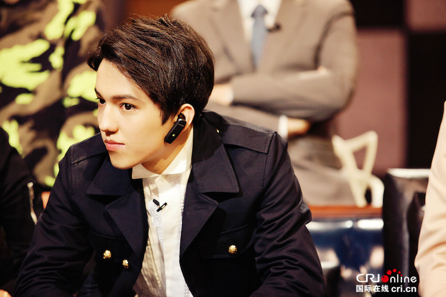 《歌手》迪玛希校园生活首曝光 小哥哥两岁就