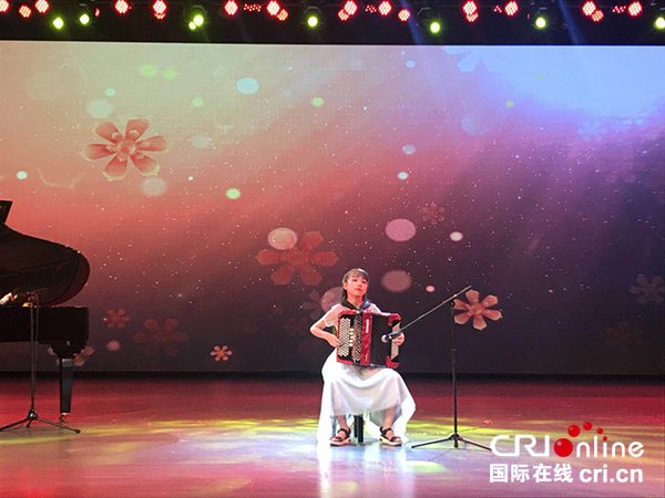 图片默认标题_fororder_表演现场-2