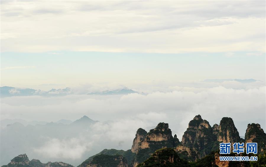 云雾缭绕狼牙山