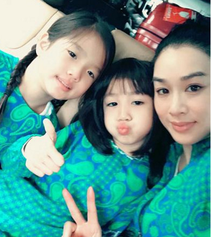 王诗龄李湘甜馨李小璐 亲子装哪家美？(组图)