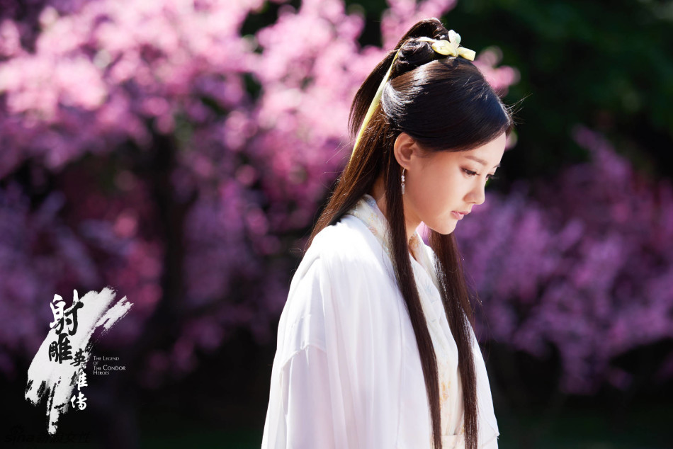 《新射雕》李一桐唯美古装照俏黄蓉演绎的古灵