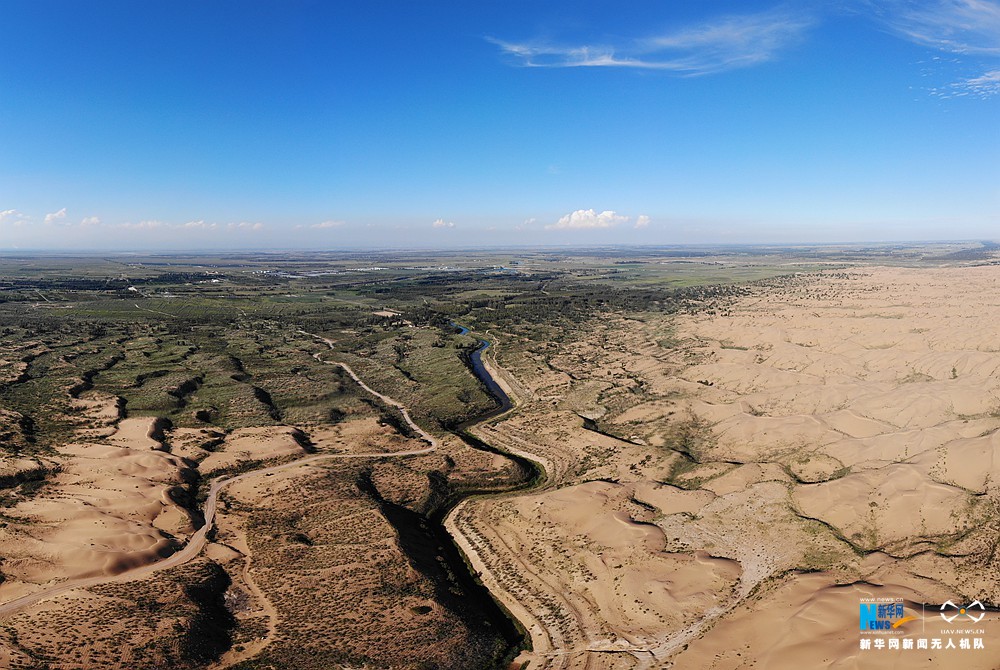 航拍内蒙古库布其沙漠恩格贝旅游景区