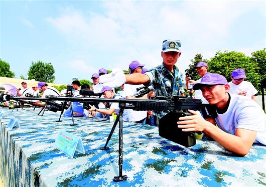 首次全国性军营开放活动在汉举行