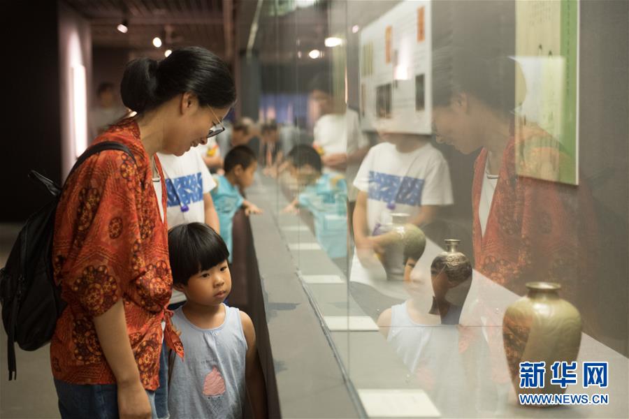 “长物为伴·宋明文人之雅致生活”展览在杭州举行