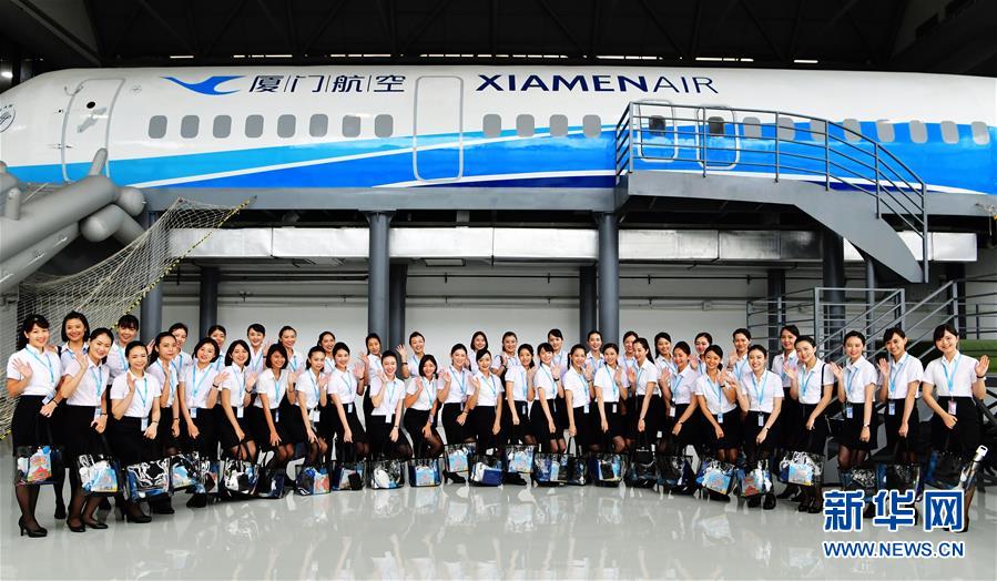 【焦点图】【移动版 轮播图】【滚动新闻】 【 ChinaNews带图】厦门航空再迎百名台湾籍空中乘务员