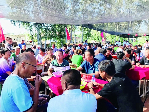 大鱼大肉换成瓜子喜糖创农村“茶话”新婚礼 大鱼大肉换成瓜子喜糖创农村“茶话”新婚礼