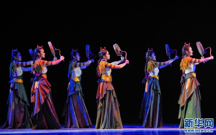 音乐舞蹈艺术家赴西藏采风创作成果汇演在日喀则举行