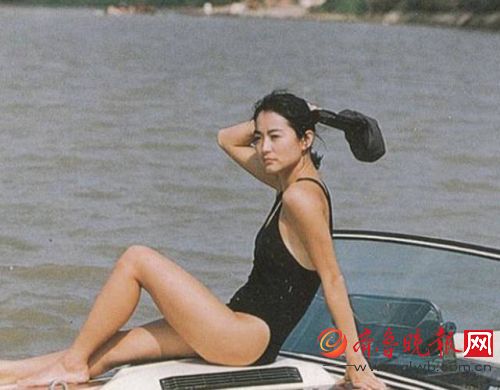 看过林青霞的脚 这图片告诉你林青霞的脚有多美