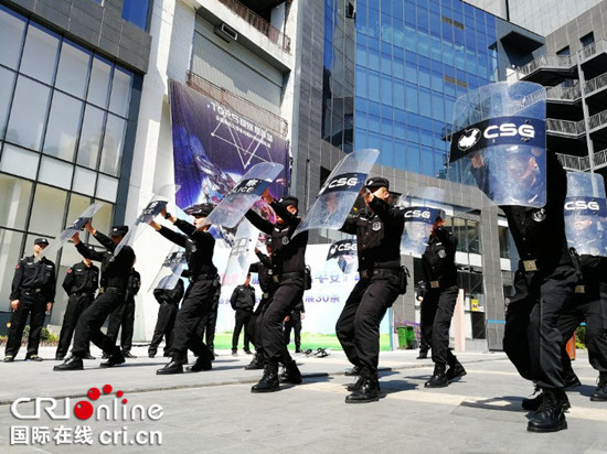 【法制安全】重庆江北警企联巡队护航九街民企 获市民点赞