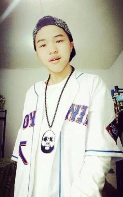 星爷《喜剧之王》里的裸体小男孩长大了
