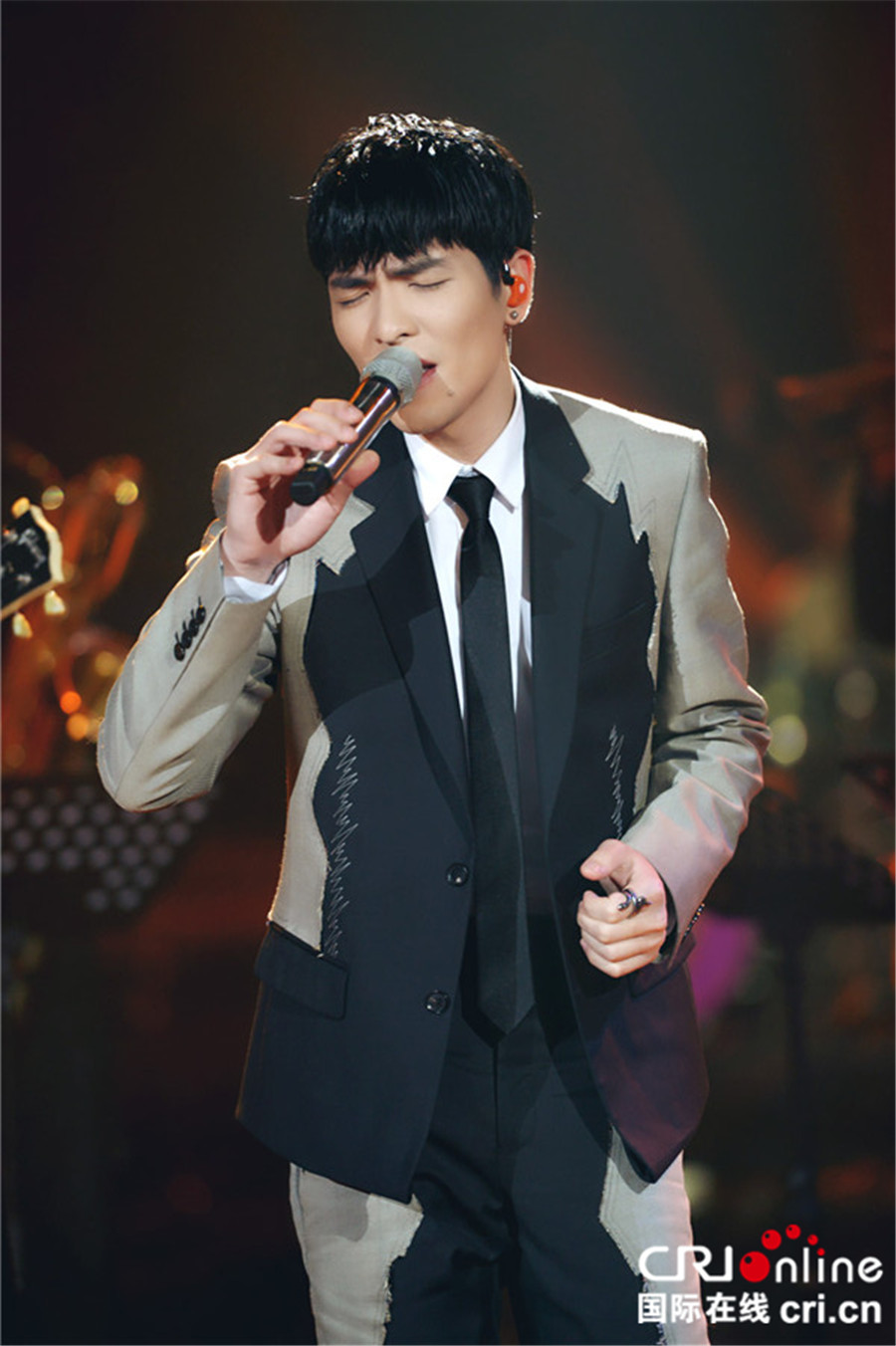 狮子合唱团惊艳玩爵士 直言在舞台上最幸福[