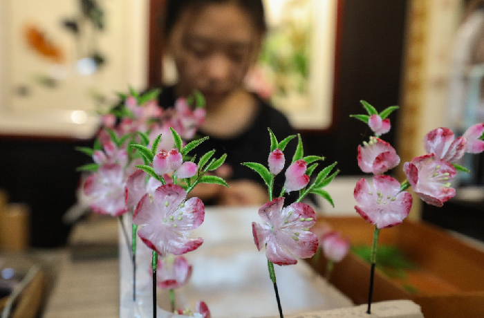 南京绒花：发间簪花，绽放在清宫剧中的非遗珍萃