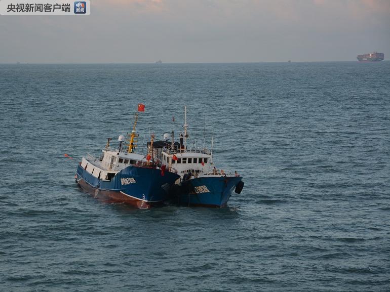 船只遇险频发 东海救助局连续救助25名遇险船员