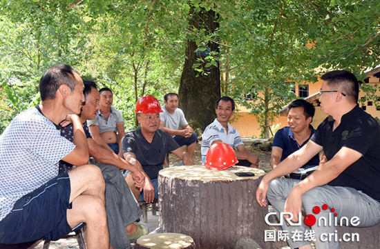 【区县联动】【石柱】重庆石柱：各级干部双休日进院坝征意见【区县联动 列表】石柱：各级干部双休日进院坝征意见