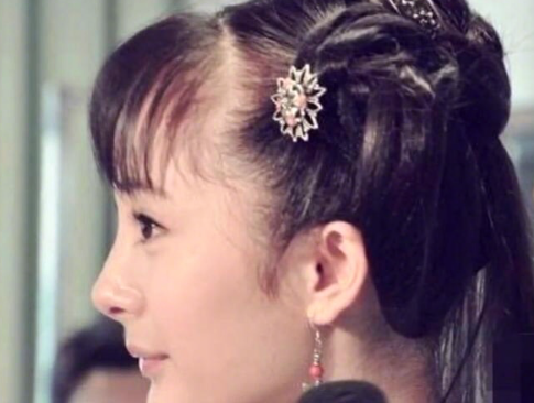 杨幂罕见古装旧照曝光 皮肤水嫩眼神灵气十足