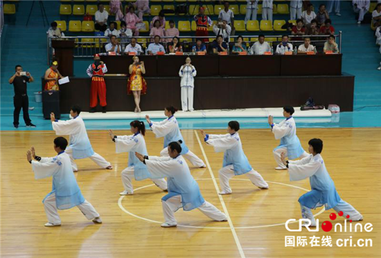 （供稿 文体列表 CHINANEWS带图列表 移动版）泰州兴化戴南武术协会举办成立五周年庆典活动