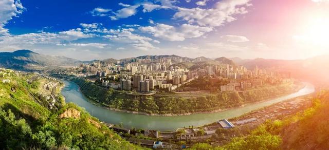 （导航攀枝花，移动端）“这里得天独厚！ ” 今天，我们重温邓小平对攀枝花的深情关怀