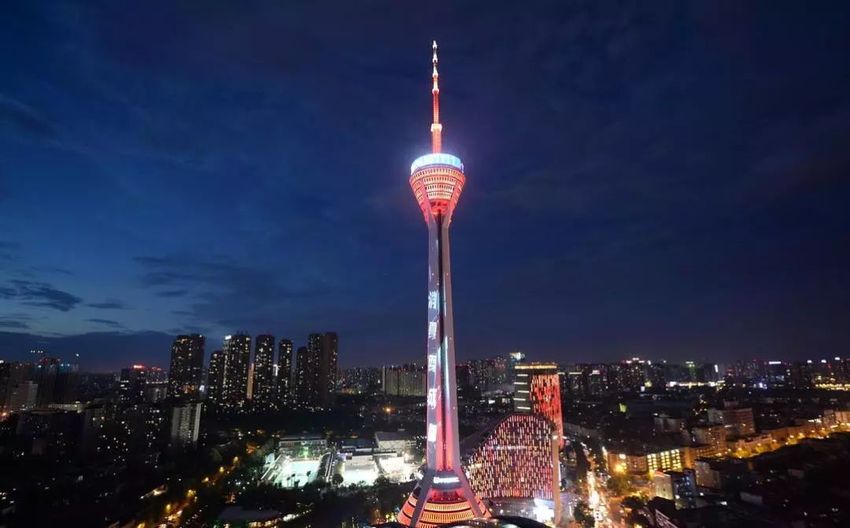 （导航成都，移动端）来成都和“滚滚”偶遇 这些熊猫打卡地标你get到了么？