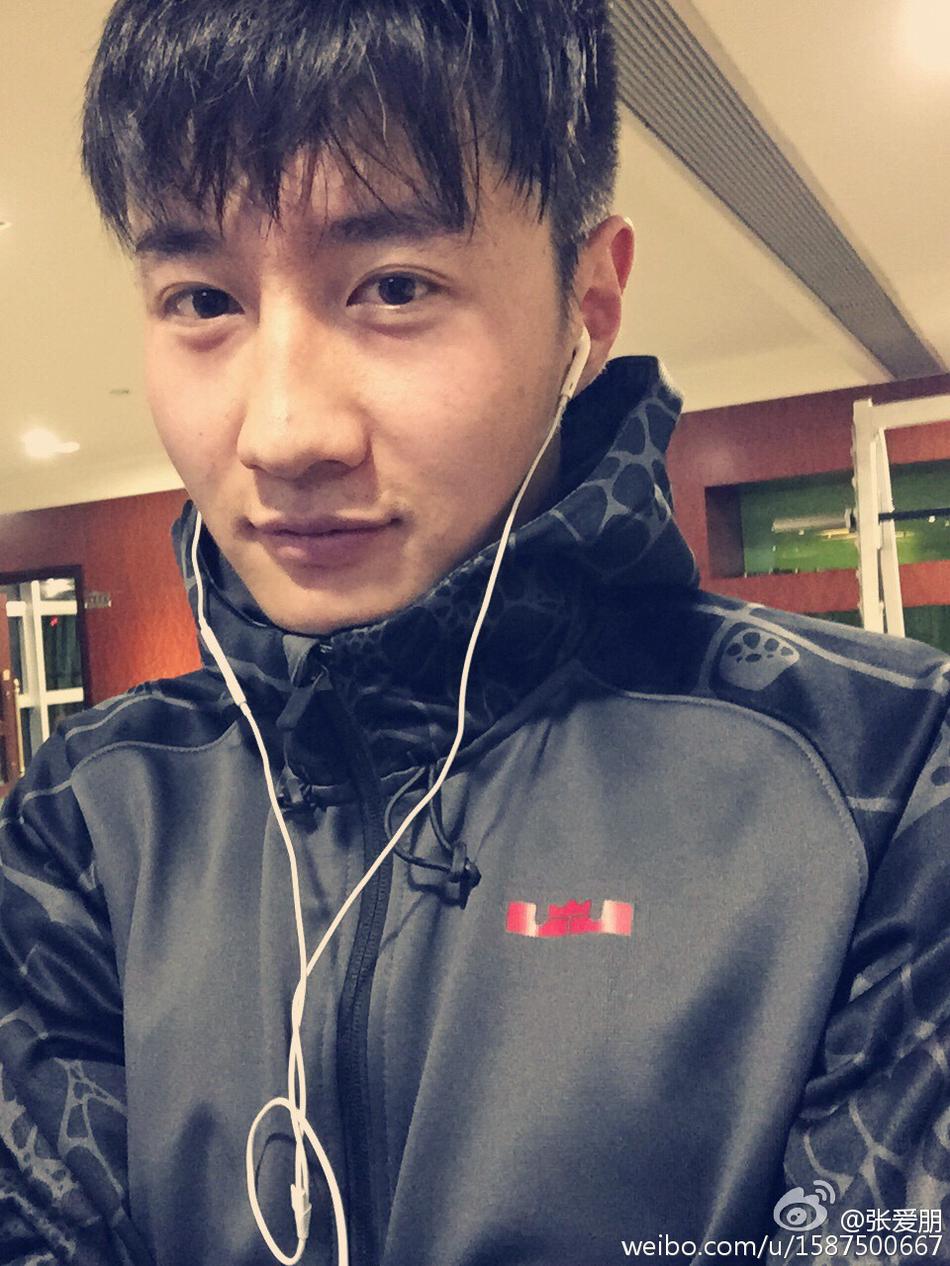 白百何出轨型男模特张爱鹏 身材高大比陈羽凡帅