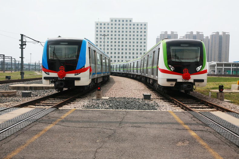 沈阳地铁举行九号线、十号线首批列车交付仪式