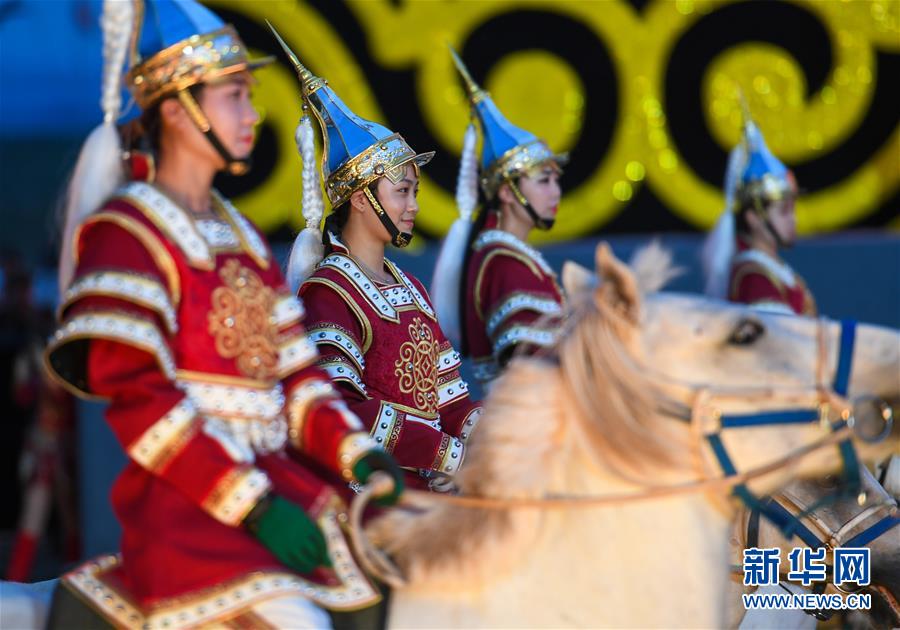 中国·呼和塔拉蒙古马文化艺术周在呼和浩特拉开帷幕