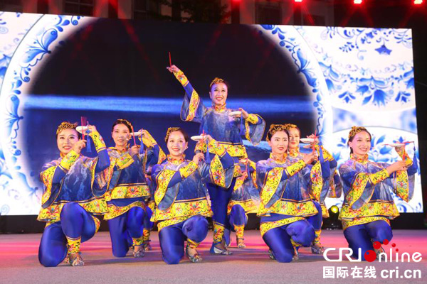 图片默认标题_fororder_民俗表演（摄影--高志农）