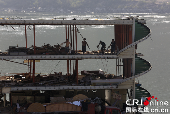 【ChinaNews图文列表】【CRI专稿 列表】筑牢长江上游生态屏障 重庆北碚拆解5艘餐饮船