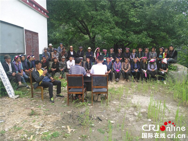 图片默认标题_fororder_1、丹巴县纪委监委入村开展宣传工作