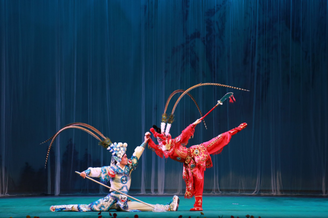 昆剧《牡丹亭》与龙江剧献艺吉林传统戏剧节